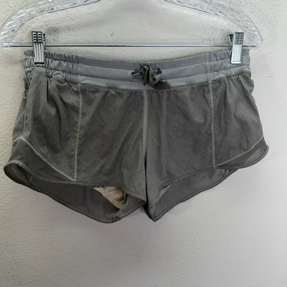 Lululemon Hotty Hot Shorts Size 6 Gray Print Drawstring Brief Lining Athletic